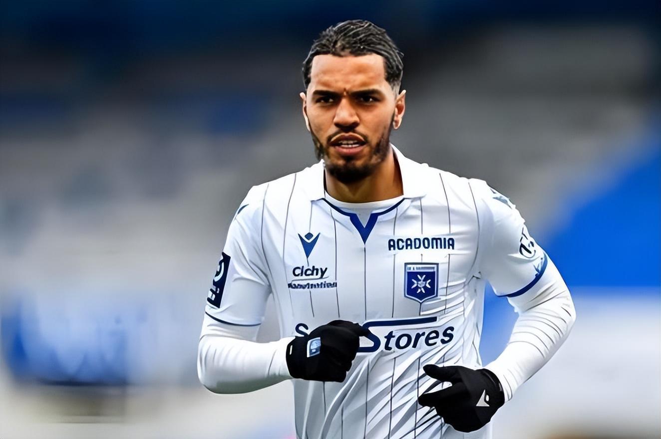 乐鱼VIP注册乐鱼官网-瓦科上赛季在鲁能进球如麻！本赛季续约后却至今未破门，引发热议